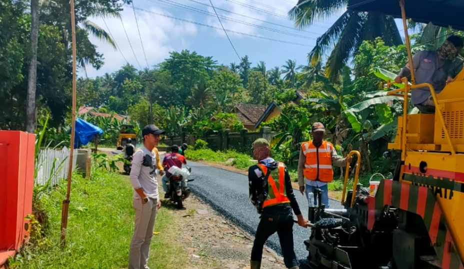 Kunjungi Pembangunan Jalan Ruas Tanjung Agung – Neglasari, Suhendra Apresiasi Dan Ucapkan Terimakasih Kepada Bupati Lamsel