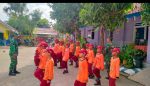 Bangun Jiwa Disiplin dan Kekompakan, Babinsa Kutorenan Latih PBB Siswa Sekolah Dasar Kutorenan 03