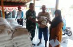 Jaga Penyaluran Tepat Sasaran, Babinsa dan Bhabinkamtibmas Kawal Bantuan Pangan untuk Warga