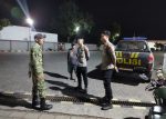 Pantau Kelancaran Distribusi BBM, Babinsa Banyuputih Lor Bersama Polsek Randuagung Patroli SPBU